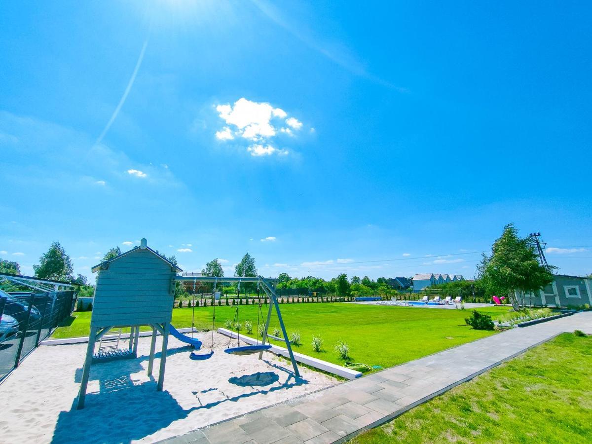 Slonce I Woda Domki Caloroczne, Klimatyzacja, Podgrzewany Basen, Bezplatny Parking Łeba Esterno foto